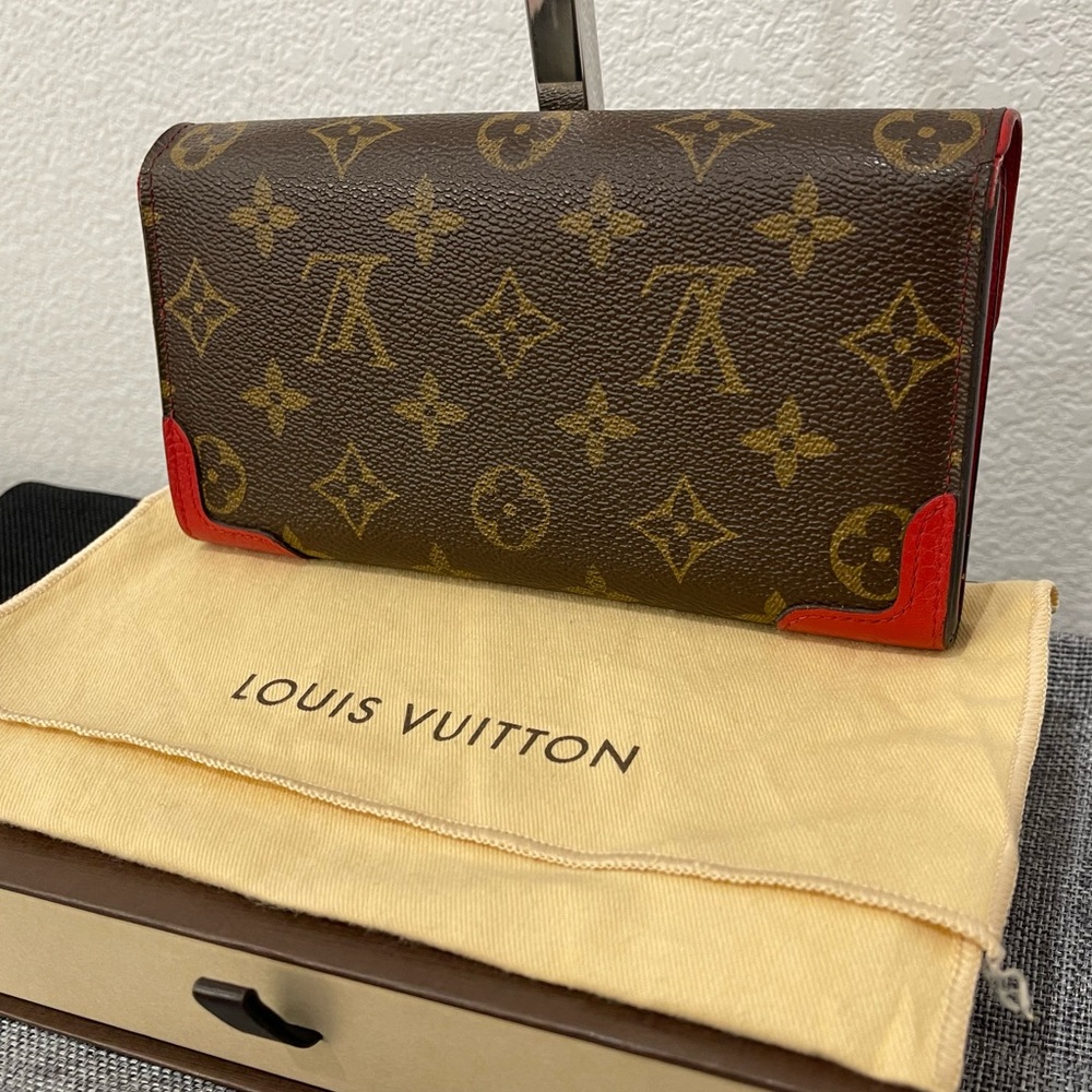 01. LOUIS VUITTON Sarah Retiro Monogram Canvas Wallet Brown/Cerise - Picture 10 of 16